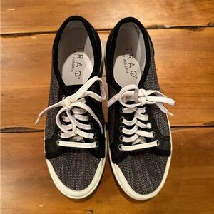 Traq by Alegria Women's White and Black Sneakers